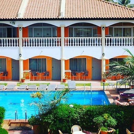 Cape Point Hotel Bakau Ngoại thất bức ảnh