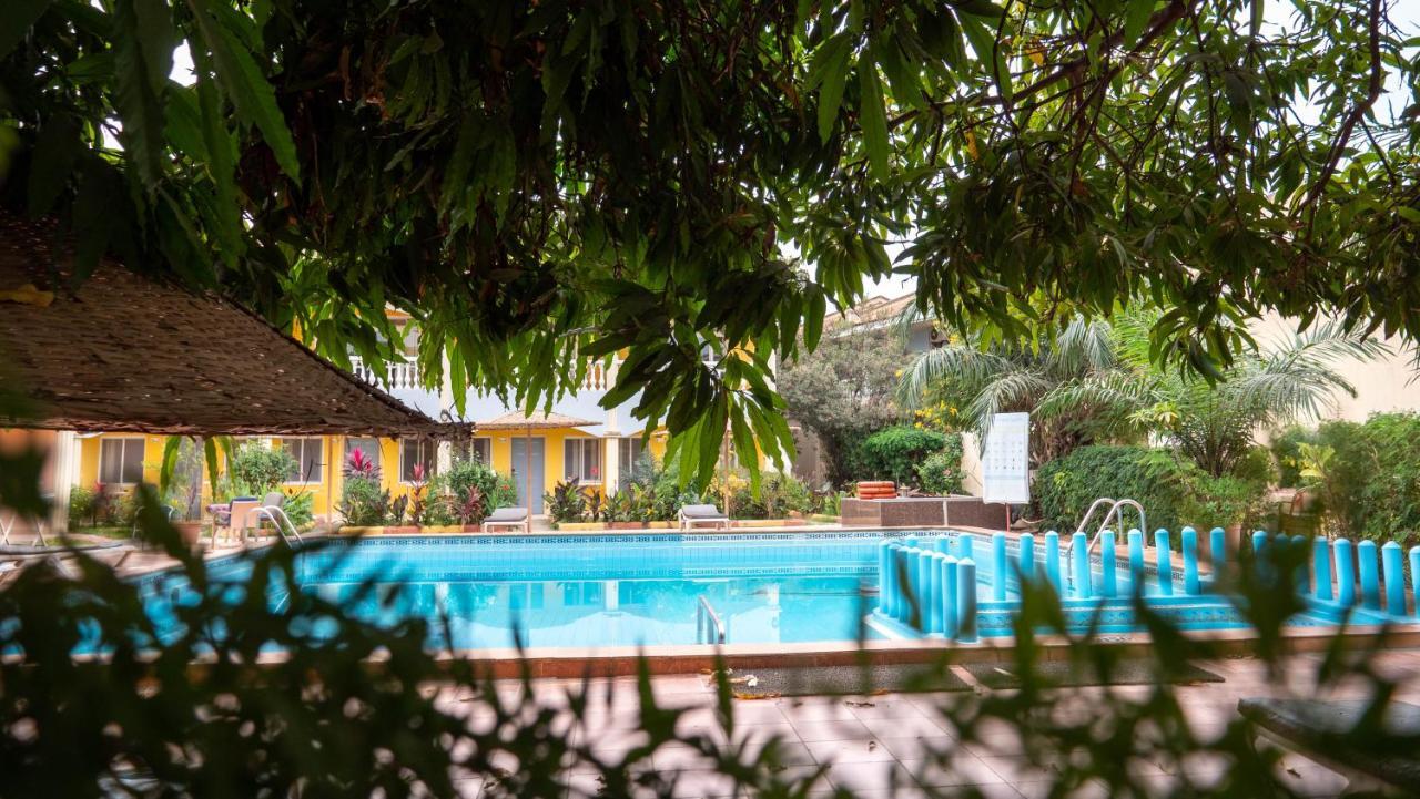 Cape Point Hotel Bakau Ngoại thất bức ảnh