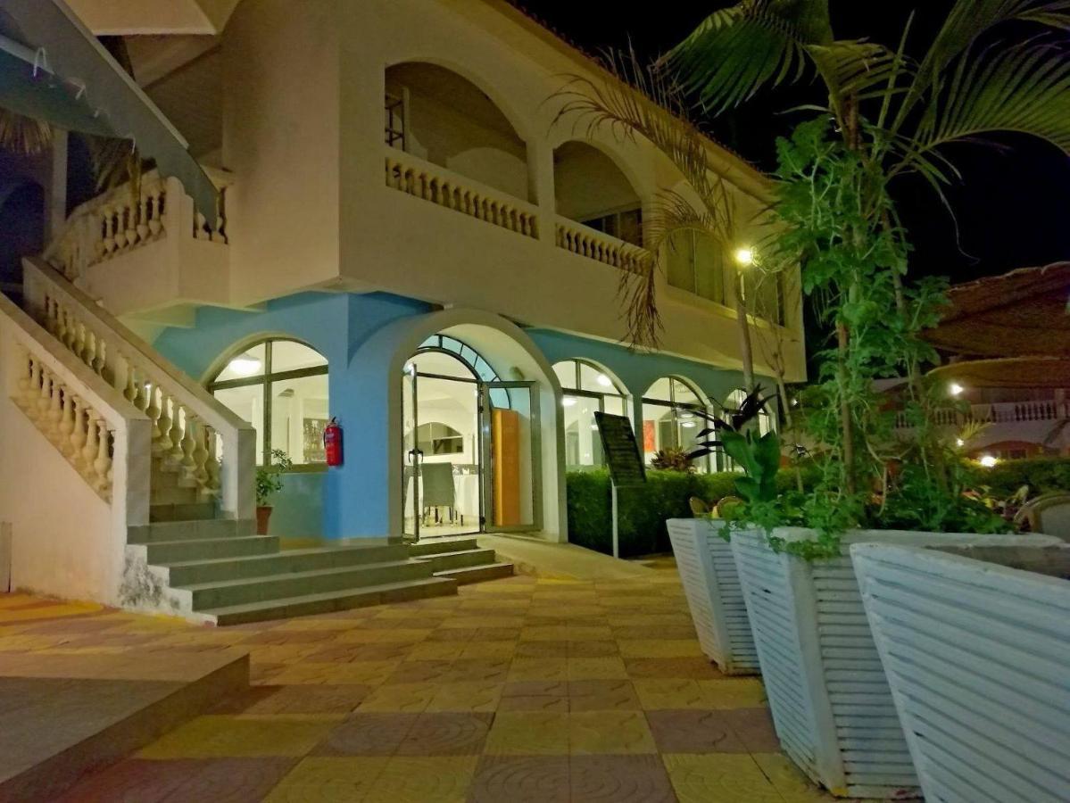 Cape Point Hotel Bakau Ngoại thất bức ảnh