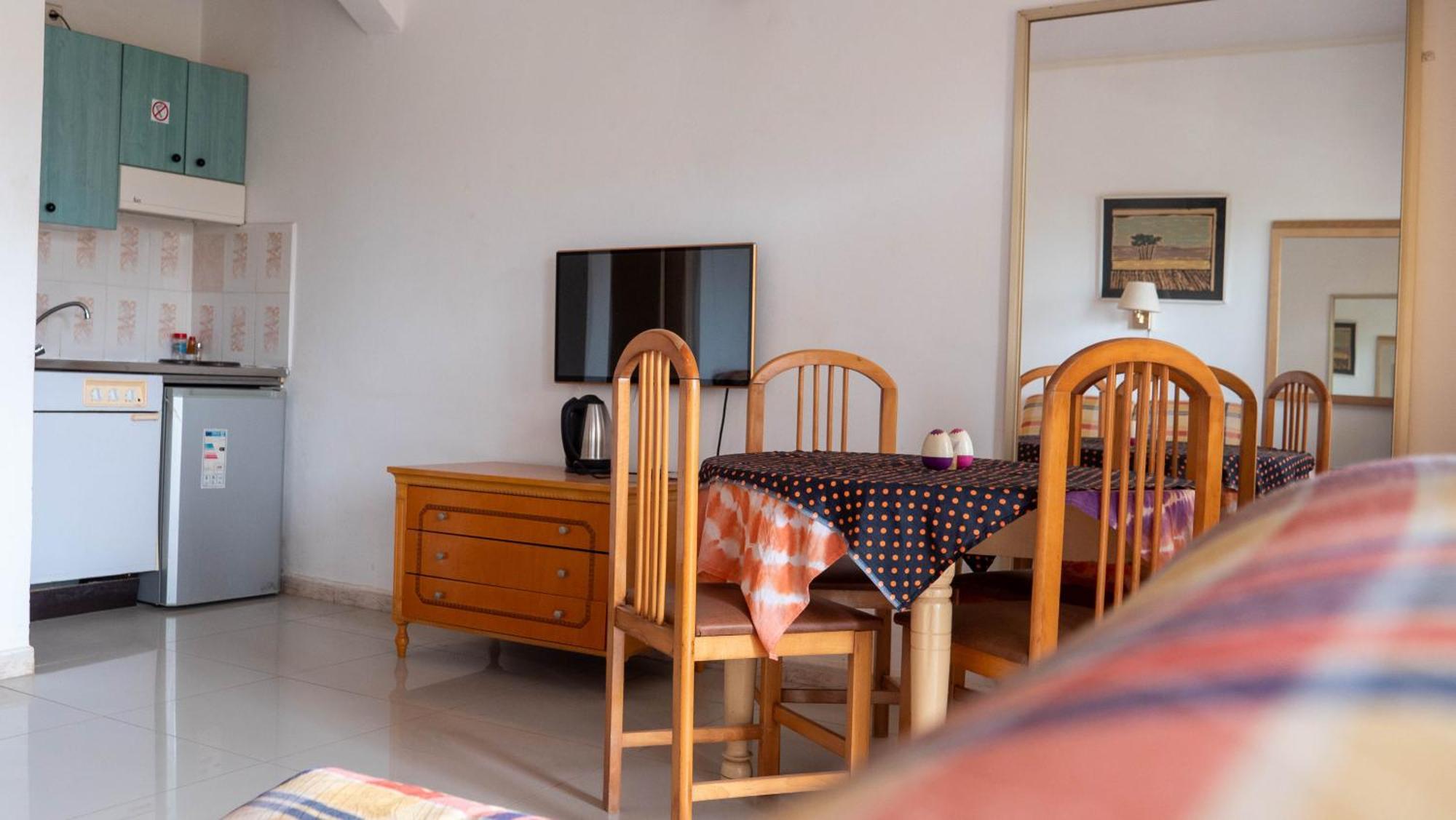Cape Point Hotel Bakau Ngoại thất bức ảnh