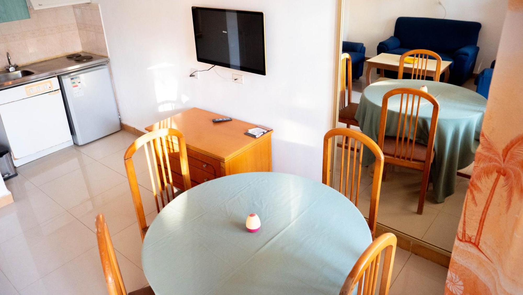 Cape Point Hotel Bakau Ngoại thất bức ảnh