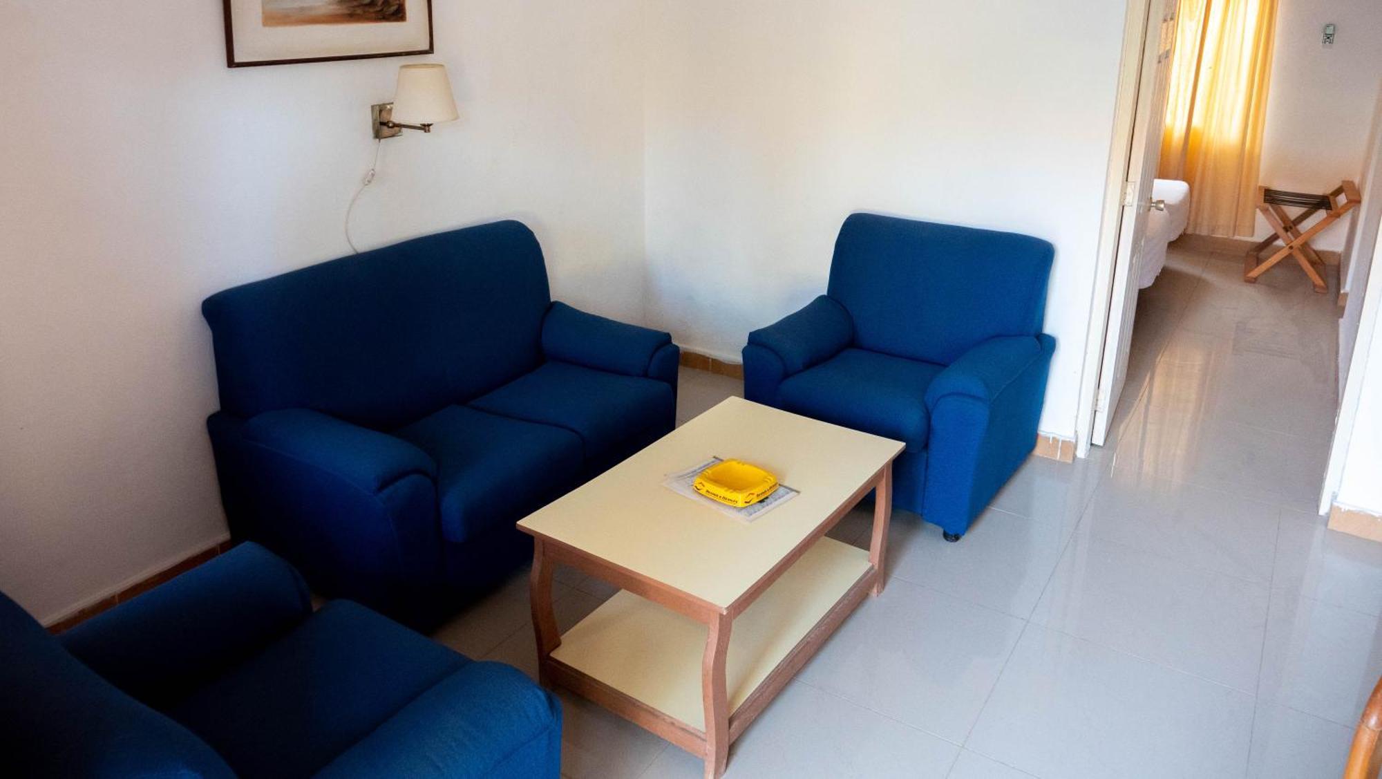 Cape Point Hotel Bakau Ngoại thất bức ảnh