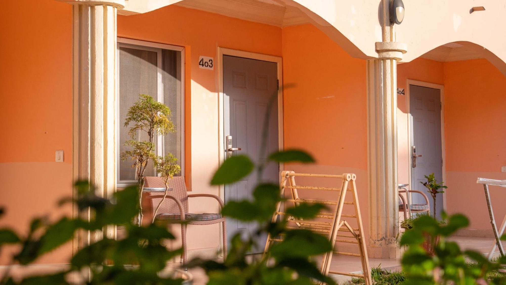 Cape Point Hotel Bakau Ngoại thất bức ảnh