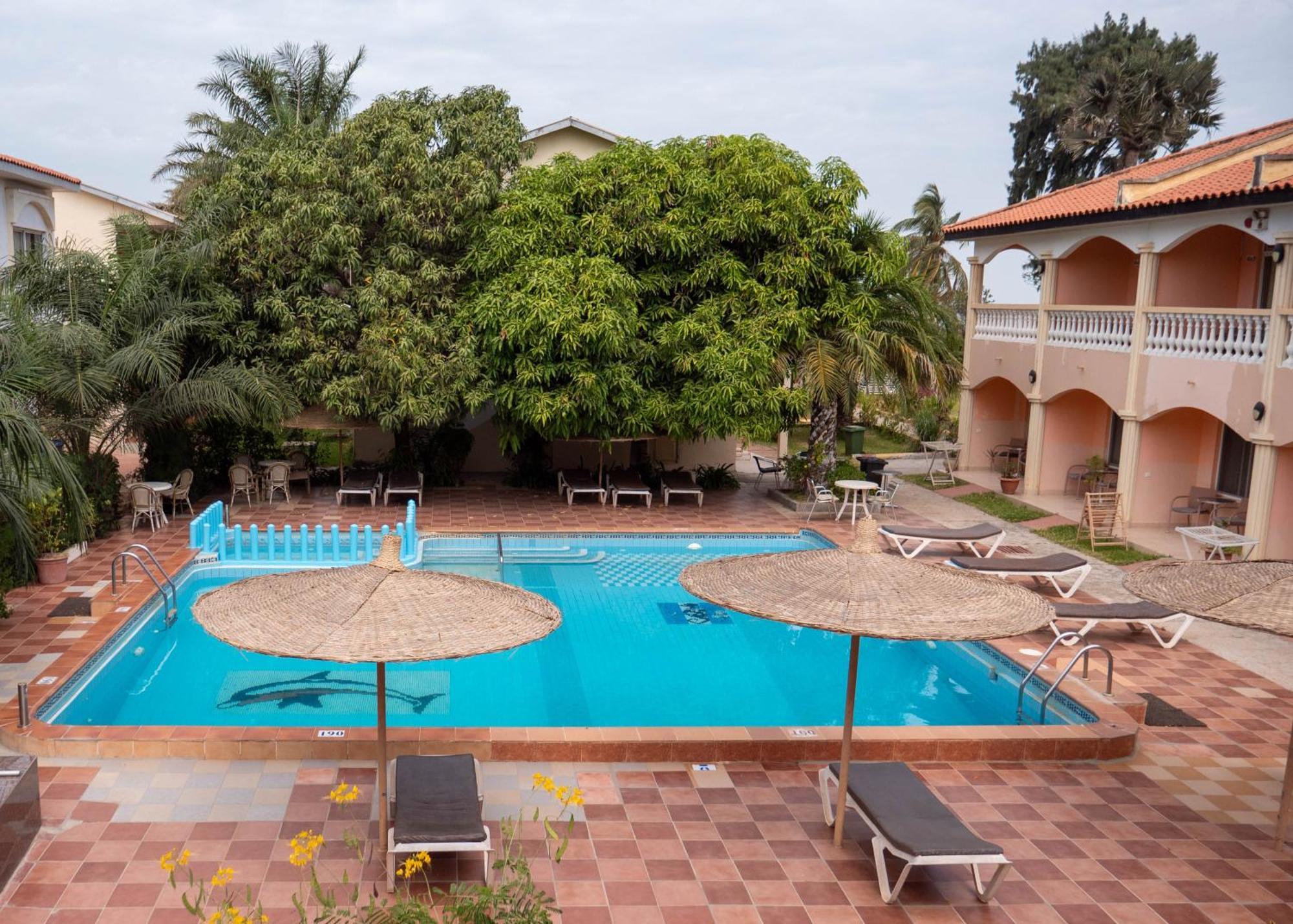 Cape Point Hotel Bakau Ngoại thất bức ảnh